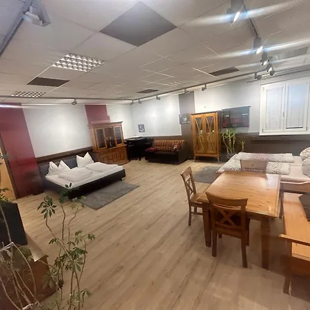 Penzion Nous Cafe & Restaurant Krumnussbaum