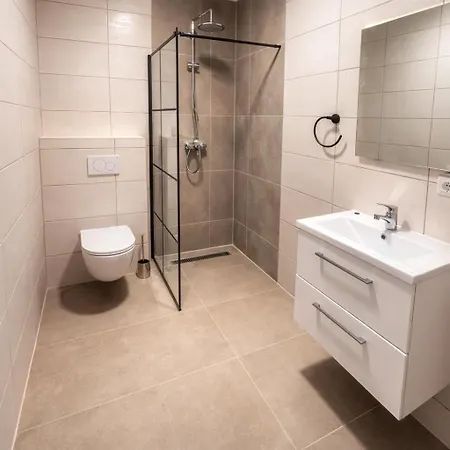 Penzion Nous Cafe & Restaurant Krumnussbaum